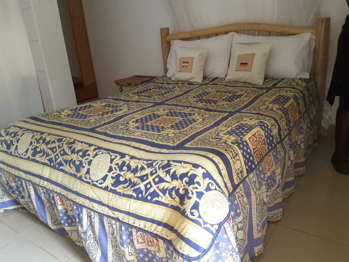 Brownstone Country Home Lira Екстериор снимка