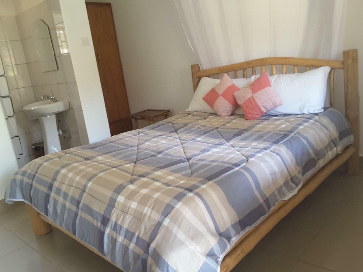 Brownstone Country Home Lira Екстериор снимка